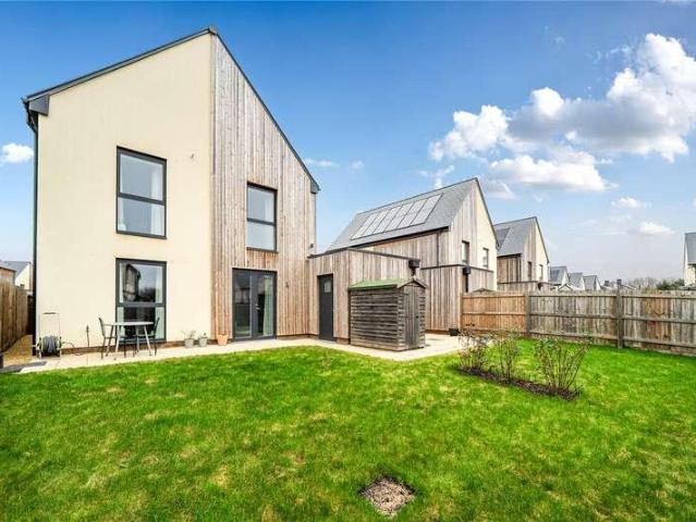 4 bed house for sale