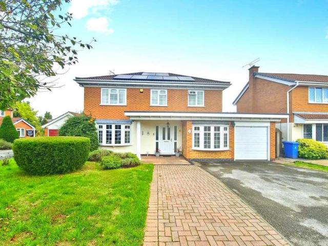 4 bed house for sale
