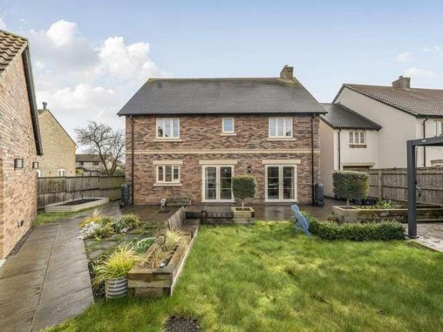 4 bed house for sale