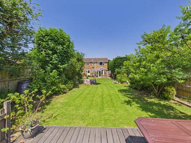 4 bed house for sale