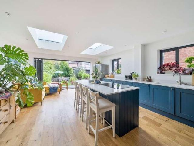 4 bed house for sale