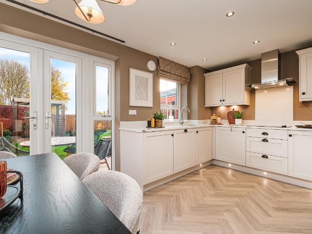 4 bed house for sale