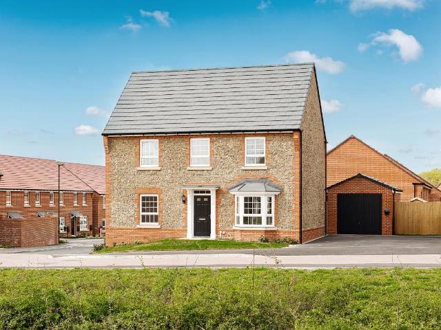 4 bed house for sale