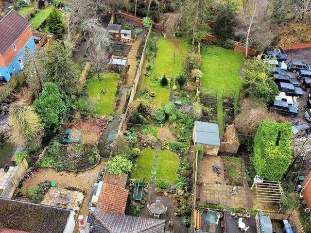 4 bed house for sale