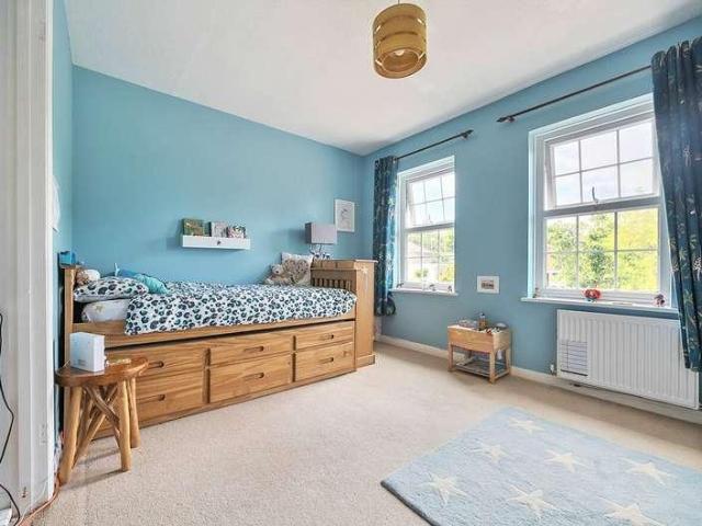 4 bed house for sale