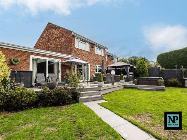 4 bed house for sale