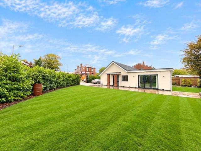 4 bed house for sale