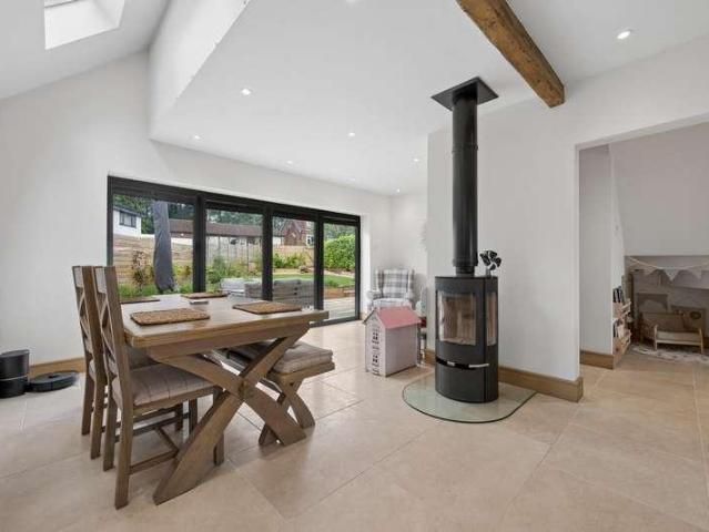4 bed house for sale