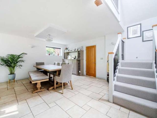 4 bed house for sale