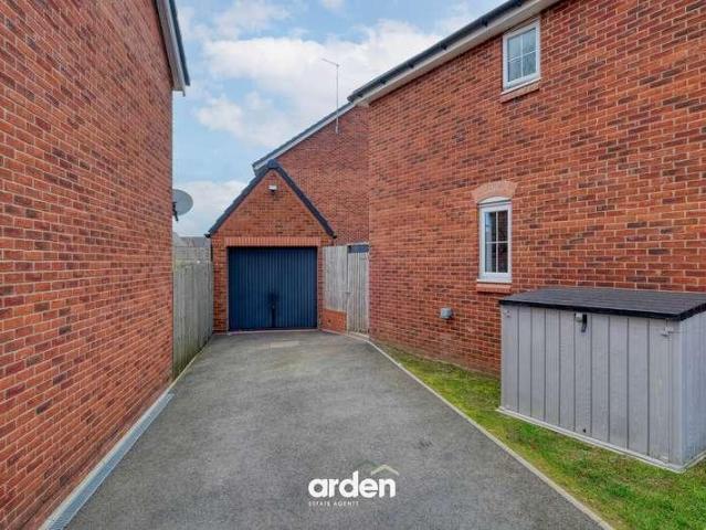 4 bed house for sale