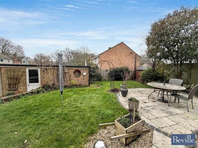 4 bed house for sale
