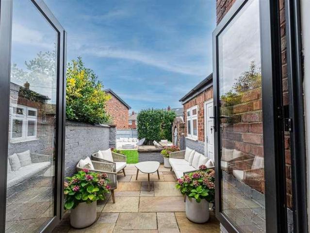 4 bed house for sale