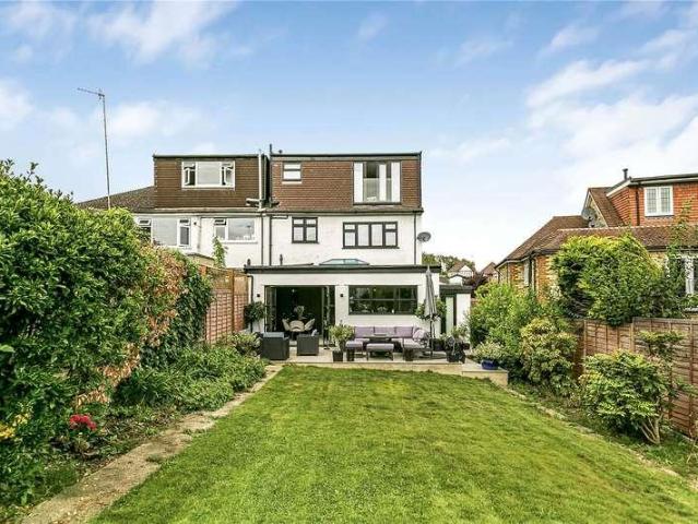 4 bed house for sale