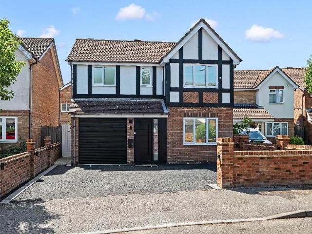 4 bed house for sale