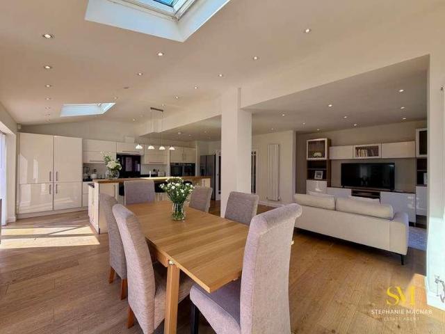 4 bed house for sale