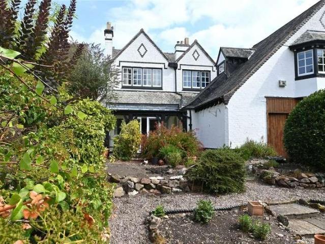 4 bed house for sale