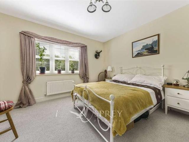 4 bed house for sale