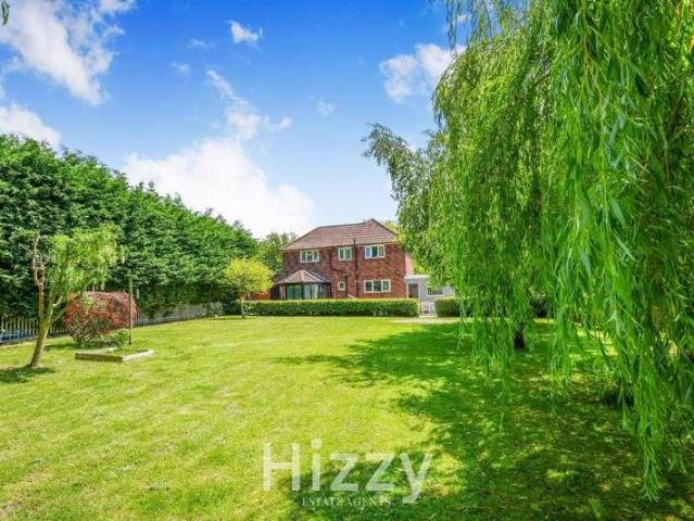 4 bed house for sale