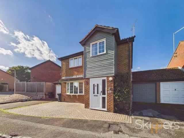 4 bed house for sale