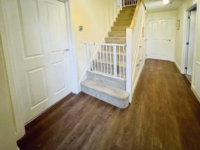 4 bed house for sale