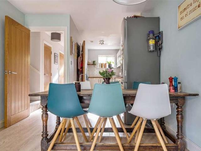 4 bed house for sale