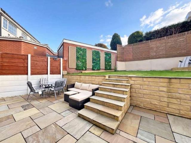 4 bed house for sale