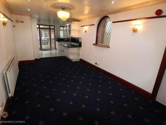 5 bed house for sale