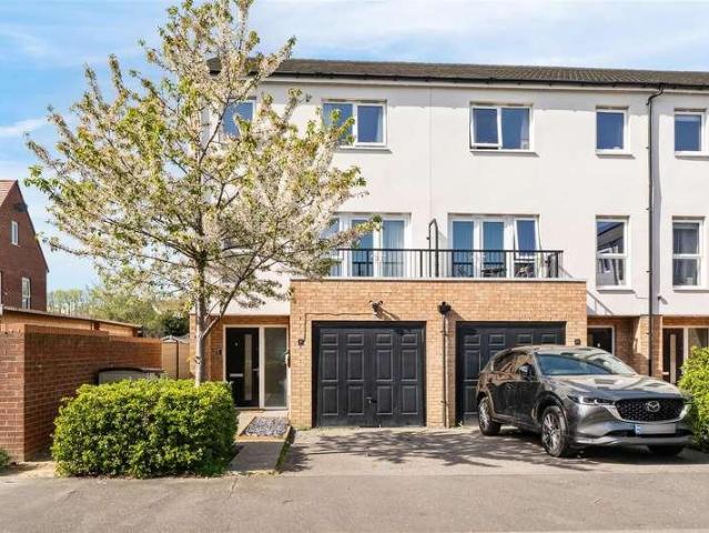 4 bed house for sale
