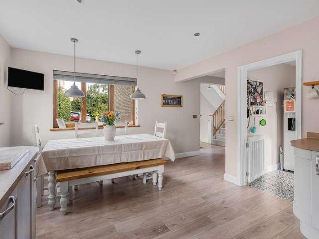 4 bed house for sale