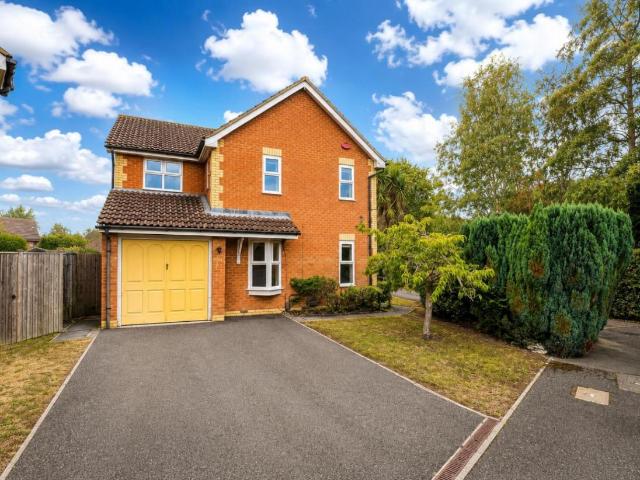 4 bed house for sale