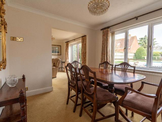 4 bed house for sale