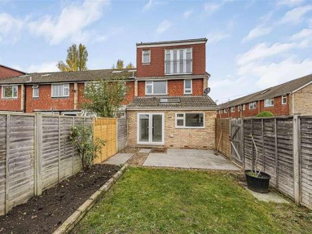 4 bed house for sale
