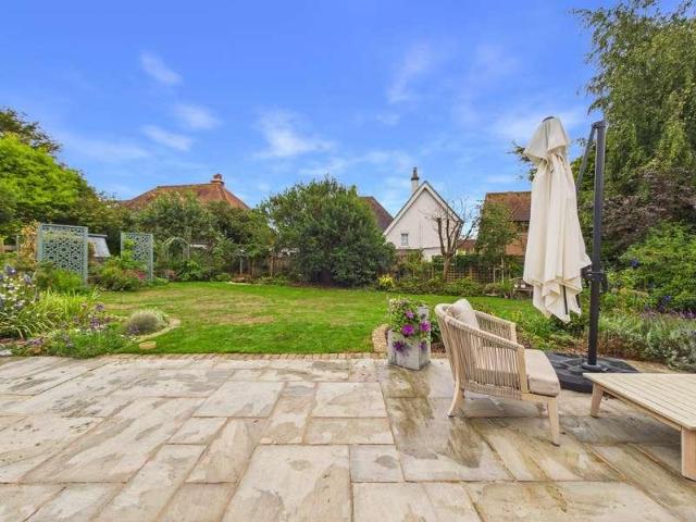 4 bed house for sale