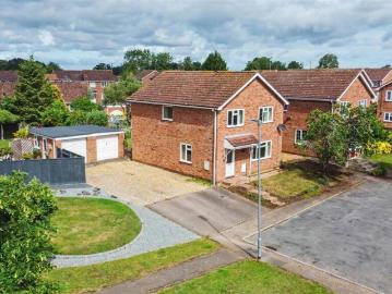 4 bed house for sale