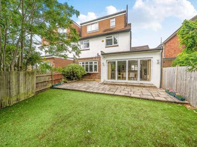 4 bed house for sale