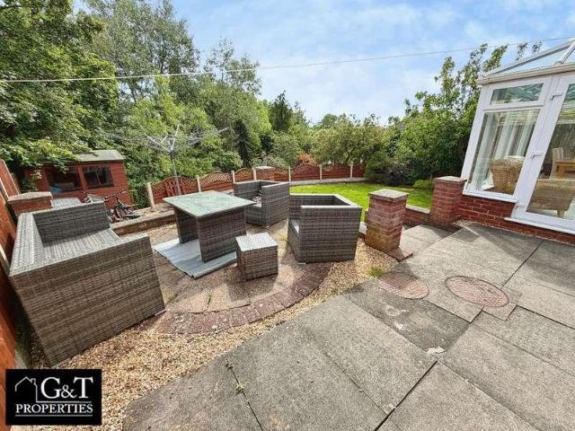 4 bed house for sale