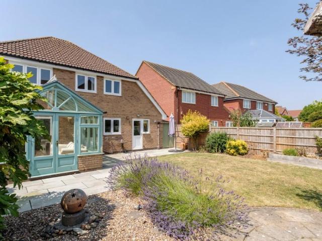 4 bed house for sale