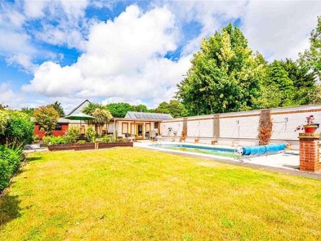 4 bed house for sale