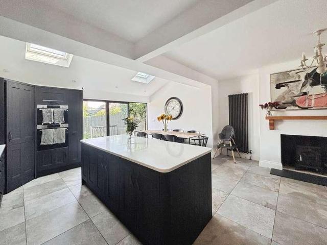 4 bed house for sale