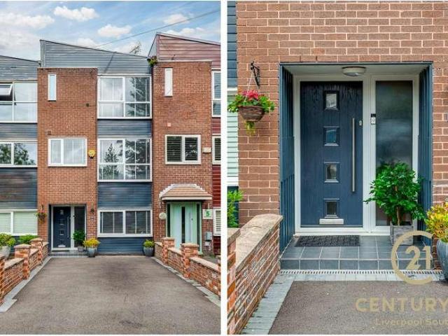 4 bed house for sale
