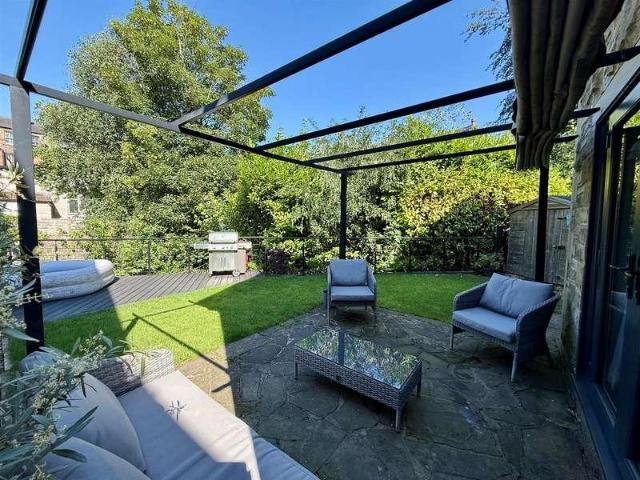 4 bed house for sale