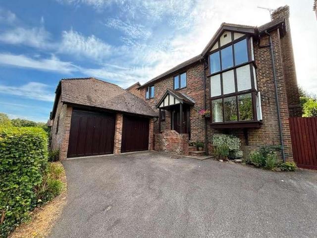 4 bed house for sale