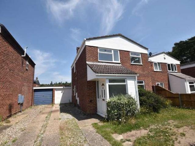4 bed house for sale