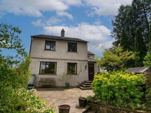 4 bed house for sale