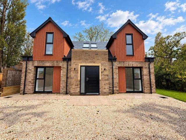 4 bed house for sale