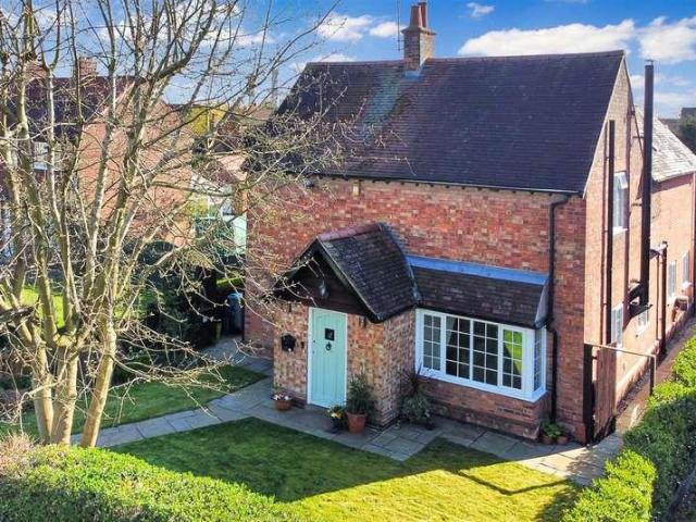 4 bed house for sale