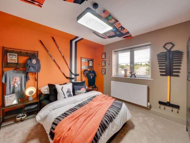4 bed house for sale