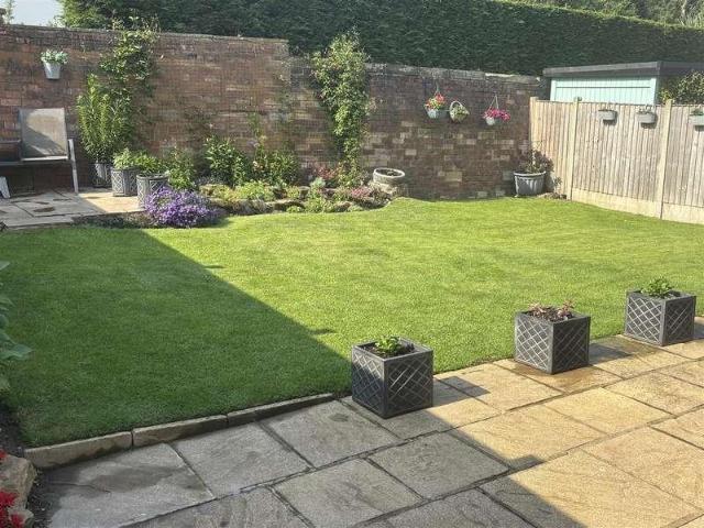 4 bed house for sale