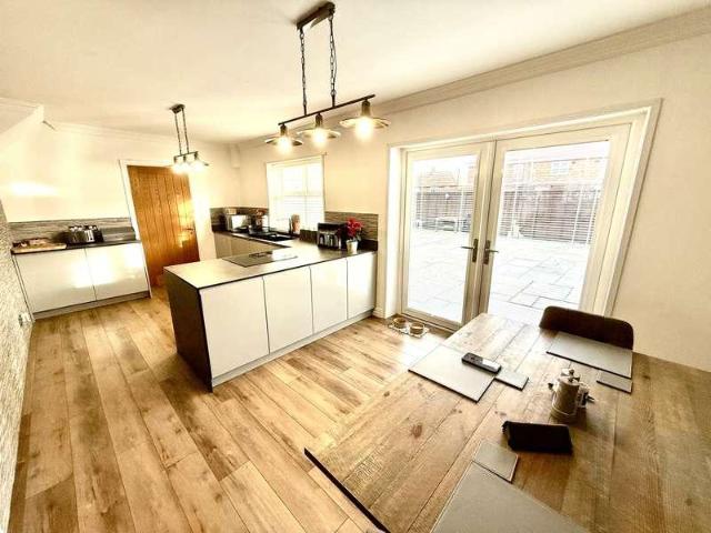 4 bed house for sale