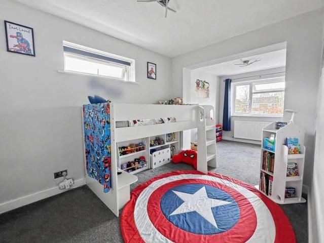4 bed house for sale